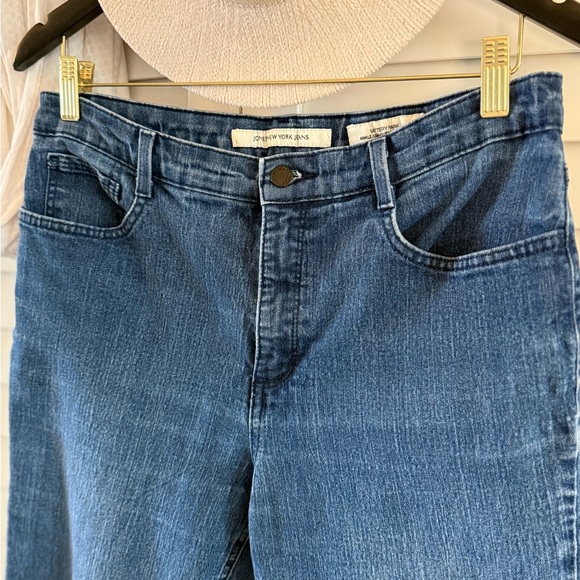 Jones New York Denim - Jones New York Medium Blue Cropped Jeans